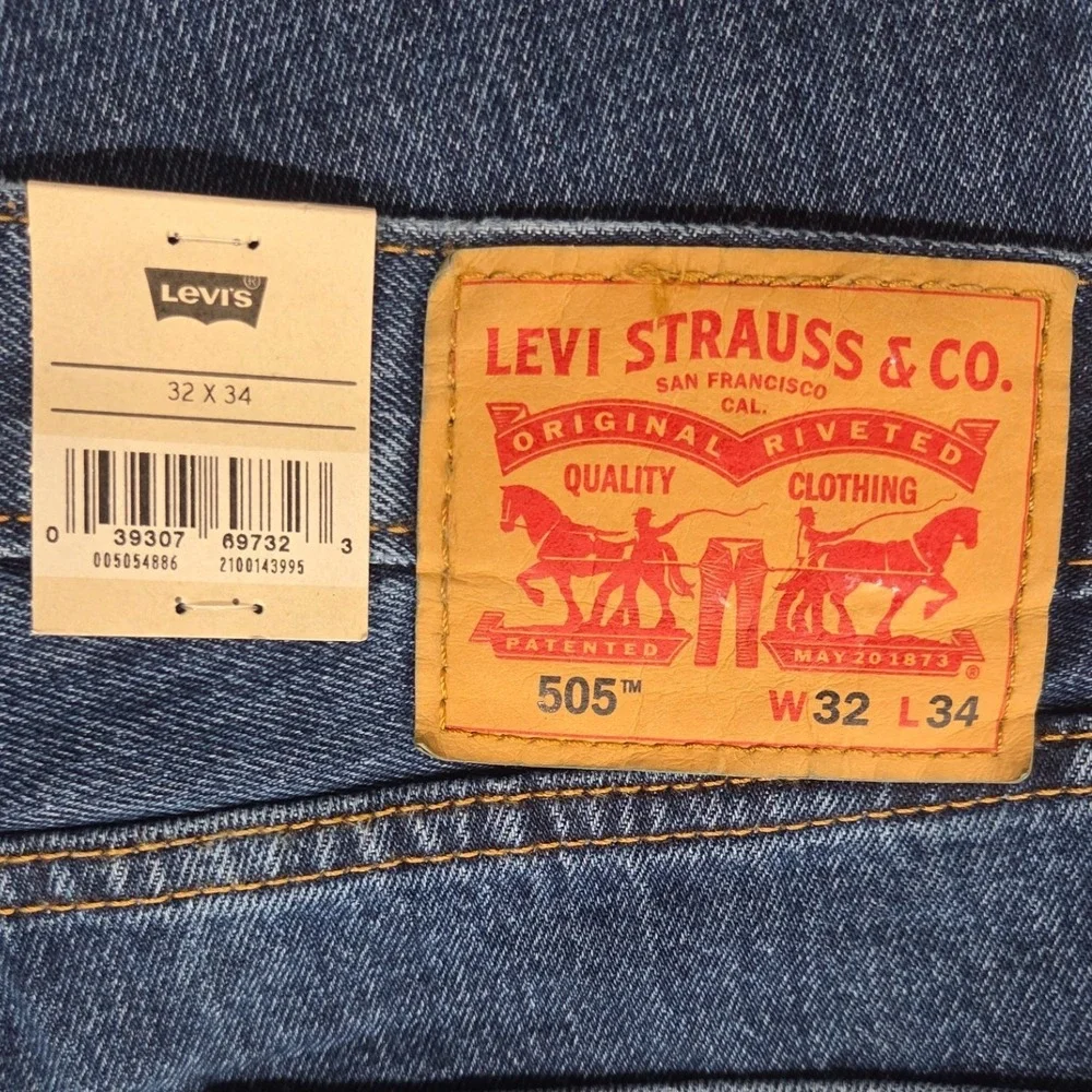 Levis 505 Regular Fit Jeans Mens 32x34 Blue Straight Leg Medium Wash Denim NEW